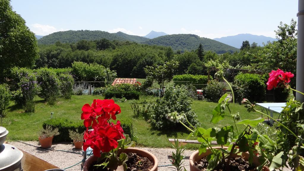 Gîtes Pyrénées Les Trois Montagnes Ganties Habitación foto